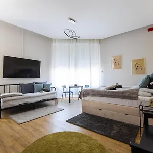 verificați disponibilitatea